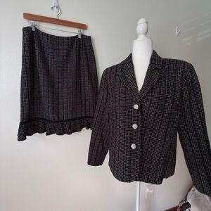 Hannah Skirt Suit Black Tweed Lined Ruffle Bottom Mixed Size Jacket 14 Skirt 12